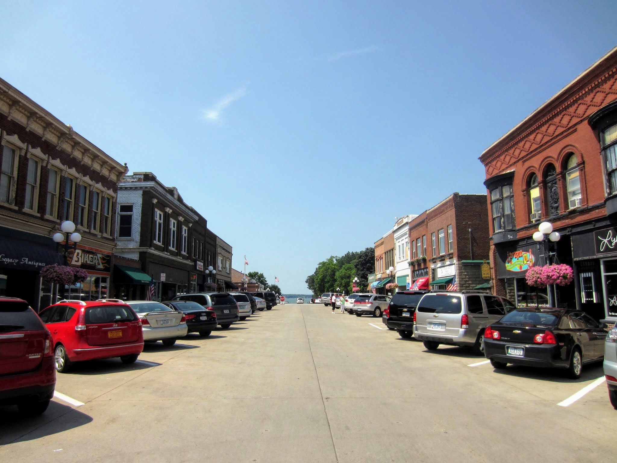 Clear Lake Iowa Main Avenue and City Park in Clear Lake IA